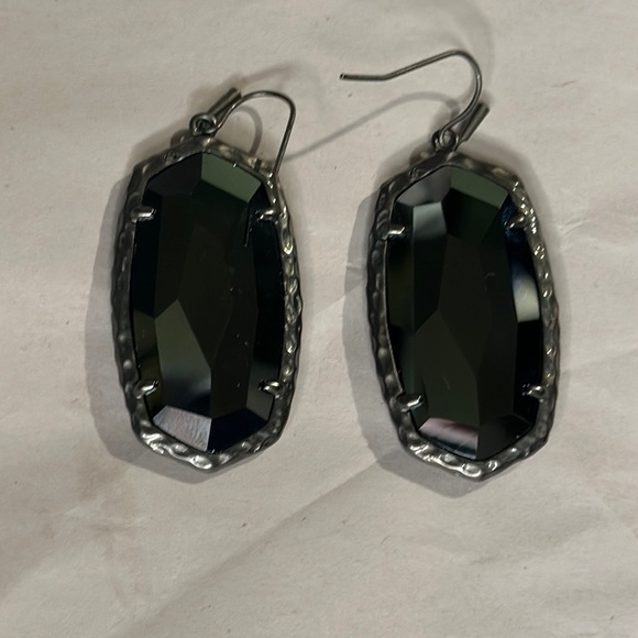 Kendra Scott - Picture 3 of 4